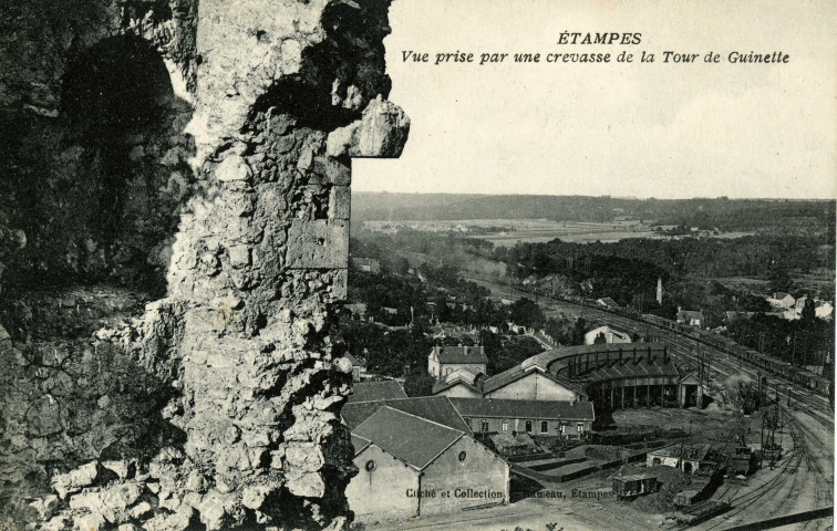 ETAMPES. - Panorama. Vue prise par une crevasse de la tour de Guinette [Editeur Rameau]. 