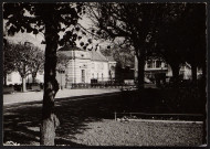 Arpajon.- Les jardins de la mairie [1960-1980]. 