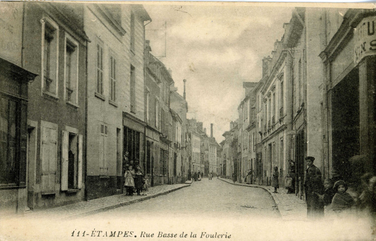 ETAMPES. - Rue basse de la Foulerie [Editeur Royer, 1909, timbre à 5 centimes]. 
