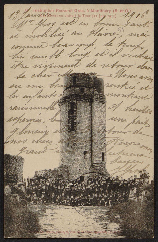 Montlhéry.- Institution Resve et Gros. Les élèves en visite à la tour (11 juin 1913). 