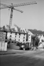 VILLEBON-SUR-YVETTE.- La mairie de Villebon, sur la droite et la résidence des Bas casseaux, en construction. [vers 1980], N et B. Dim. 30 x 20 cm. 