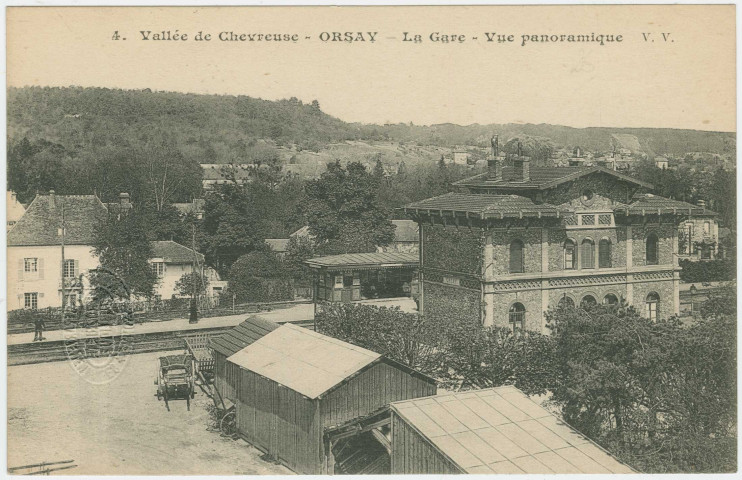 ORSAY. - La gare, vue panoramique. Edition V V. 