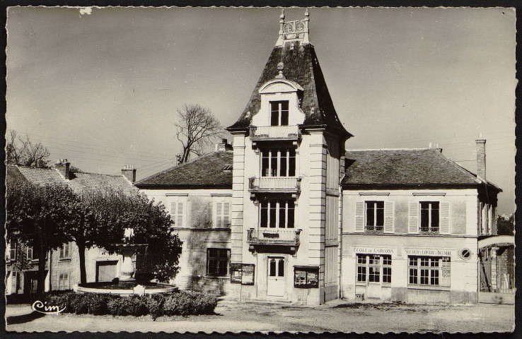 LONGPONT-SUR-ORGE.- La mairie (1958).