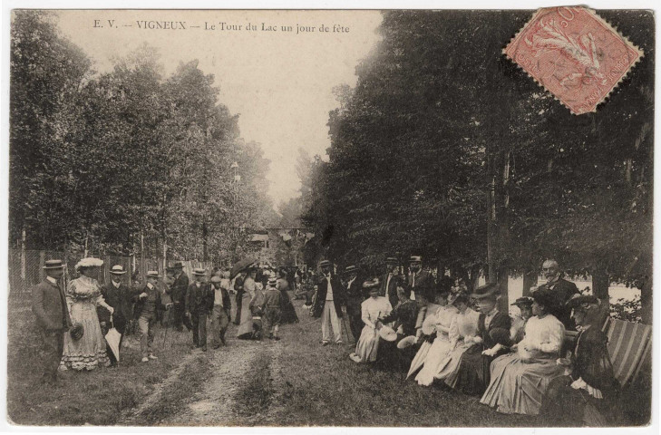 VIGNEUX-SUR-SEINE. - Le tour du lac un jour de fête [1906, timbre à 10 centimes]. 