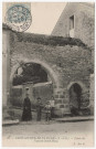SAINT-SULPICE-DE-FAVIERES. - Porte de l'ancien Hôtel-Dieu [Editeur L des G, 1905, timbre à 5 centimes]. 
