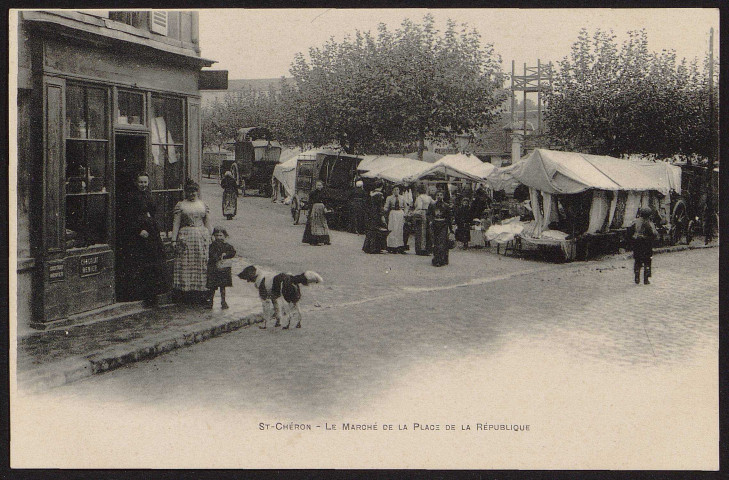 SAINT-CHERON.- Le marché de la place de la République [1900-1903].