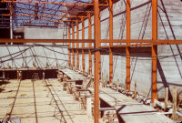 CHEPTAINVILLE. - Bâtiment agricole, construction d'un hangar doté d'une armature métallique ; couleur ; 5 cm x 5 cm [diapositive] (1962). 