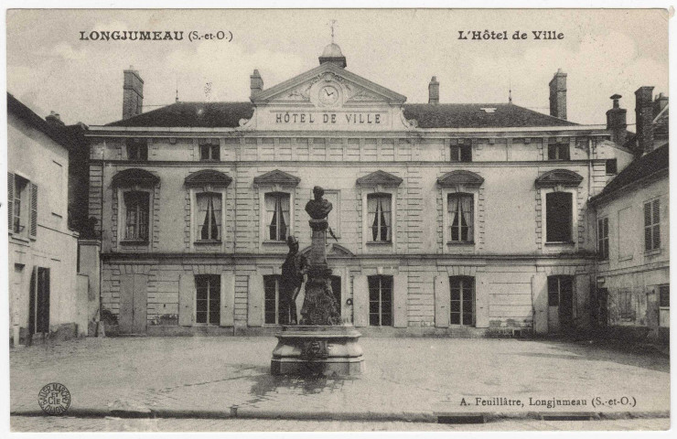 LONGJUMEAU. - L'hôtel de ville et le monument d'Adolphe Adam. Feuillâtre, Paul Allorge. 