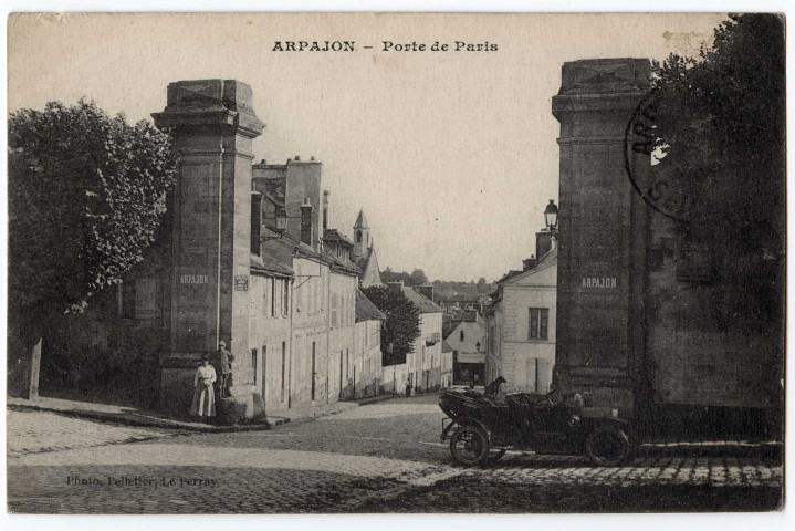 ARPAJON. - Porte de Paris, Pelletier, Debuisson, 1918, 5 lignes, ad. 