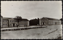 Montlhéry.- Camp militaire : bâtiments [1950-1960]. 