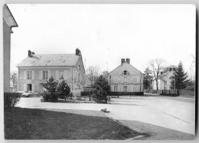 VERT-LE-PETIT. - Poudrerie du BOUCHET, habitations du début du XIXe siècle : photographie NB, dim. 12,5 X 18. 