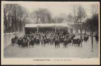 Montlhéry.- Institution Prou : La cour de récréation (1904-1905). 