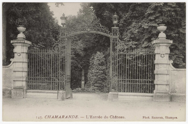 CHAMARANDE. - Entrée du château. Editeur Rameau. 