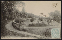 JUVISY-SUR-ORGE.- Terrasse du parc [1900-1903].