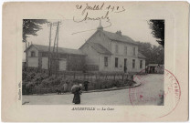 ANGERVILLE. - La gare, Roullier, 1915, 3 lignes, ad. 