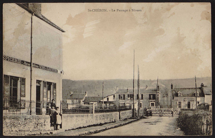 SAINT-CHERON.- Le passage à niveau [1907-1916].