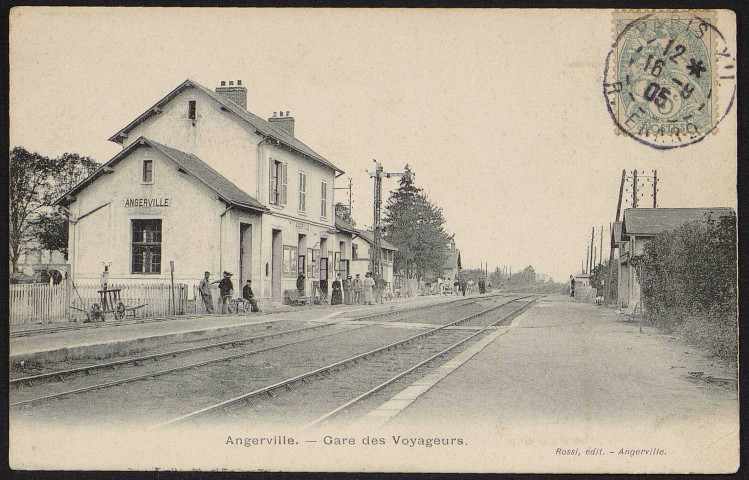 Angerville.- Gare des voyageurs (16 septembre 1905). 