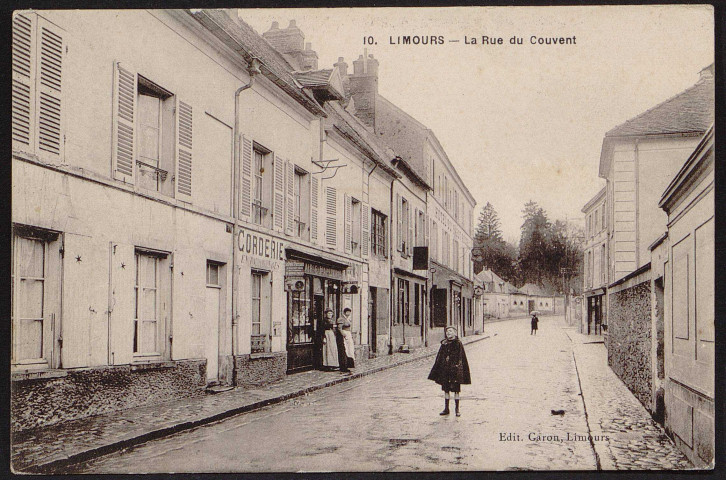 LIMOURS.- La rue du couvent (21 janvier 1914). 