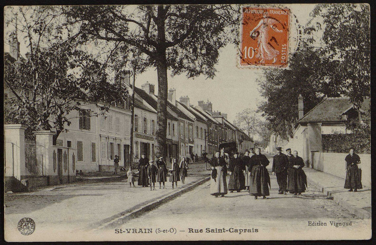 SAINT-VRAIN.- La rue Saint-Caprais (août 1917). 