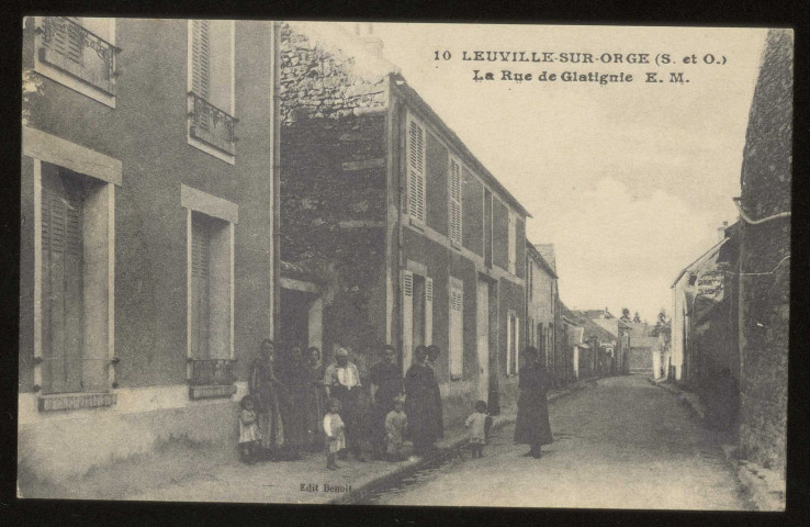 LEUVILLE-SUR-ORGE. - La rue de Glatignie. Editeurs E. M., Benoît, photo-édition F. Testard, Paris. 
