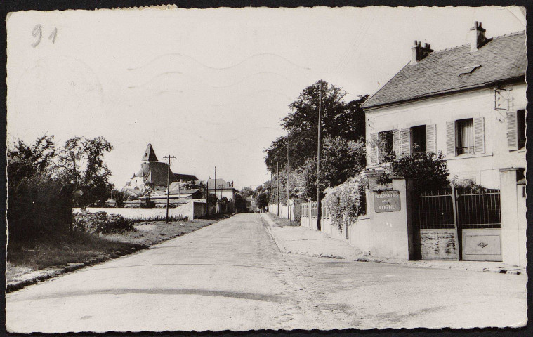 SAULX-LES-CHARTREUX .- Entrée du village [1950-1960]. 