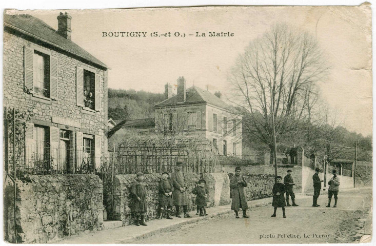 BOUTIGNY-SUR-ESSONNE. - La mairie, Pelletier, 1916, 13 lignes, ad., cote négatif 1B53/7. 
