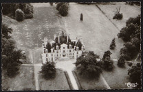 NAINVILLE-LES-ROCHES.- Vue aérienne du château [1950-1960].