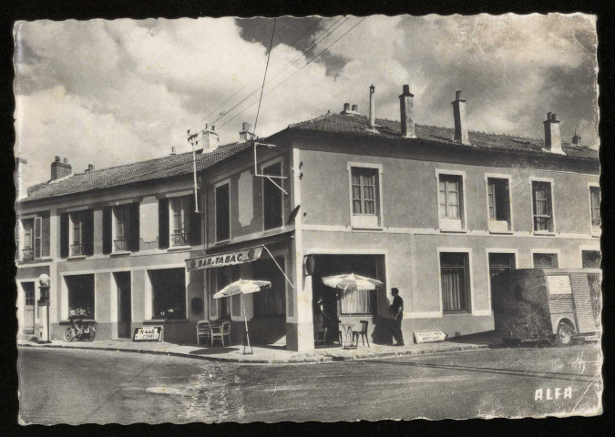 SAINTE-GENEVIEVE-DES-BOIS. - Hameau de Liers.- Café tabac chez Maurice. (Edition Alpha.) 