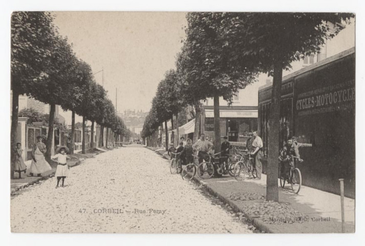 CORBEIL-ESSONNES. - Rue Féray et commerce de cycles, Mardelet. 