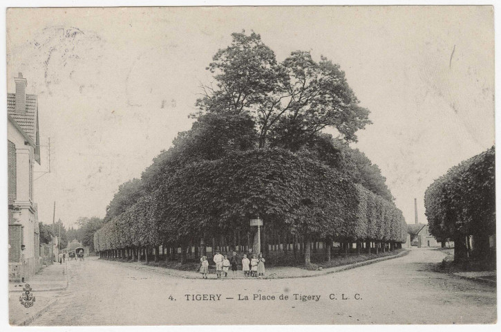 TIGERY. - La place de Tigery [Editeur CLC, 1906, timbre à 10 centimes]. 