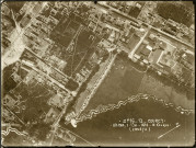 Observation aérienne, vue aérienne du bourg et des tranchées de Courcy (Marne) : photographie noir et blanc (1er juin 1916).
