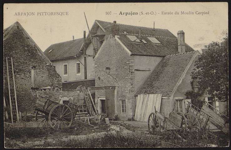 Arpajon.- Entrée du moulin Cerpied (11 septembre 1915) 