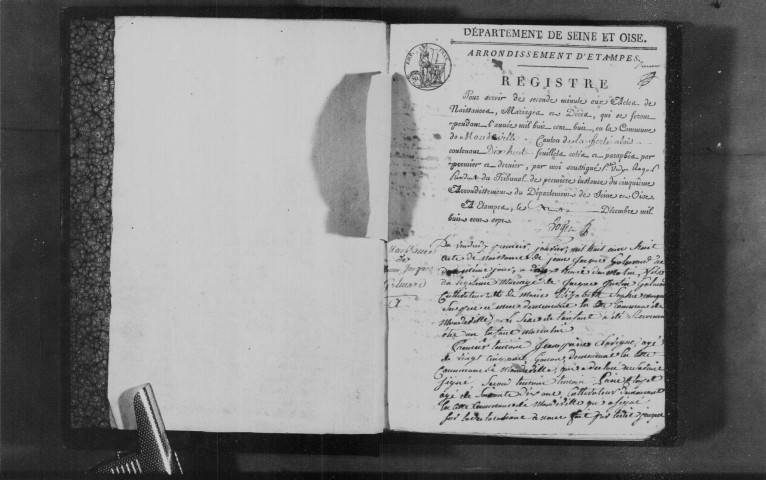 MONDEVILLE. Naissances, mariages, décès : registre d'état civil (1808-1824). 