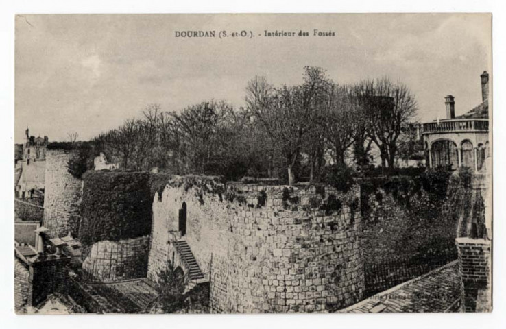 DOURDAN. - Intérieur des fossés. Tafoureau (1929), 4 lignes. 