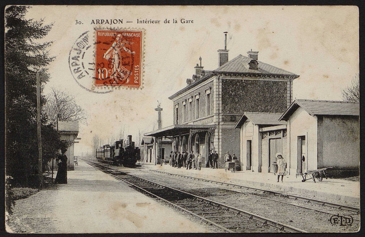 Arpajon.- Intérieur de la gare (1908) 
