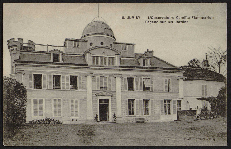 JUVISY-SUR-ORGE.- L'observatoire Camille Flammarion, façade sur les jardins [1910-1920]