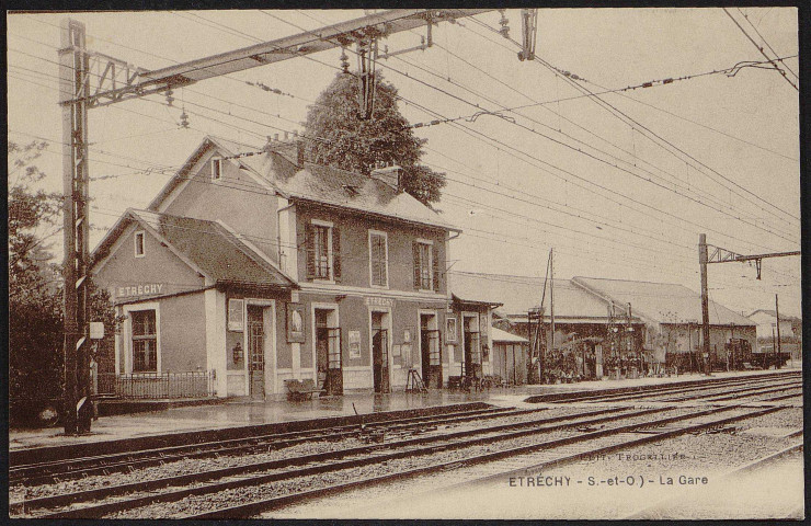Etrechy.- La gare [1920-1930]. 