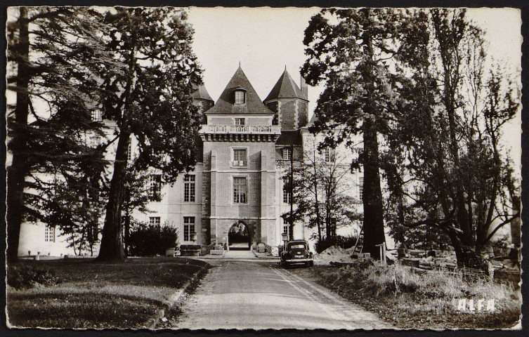 SAVIGNY-SUR-ORGE .- Le château-Lycée [1972-1978]. 