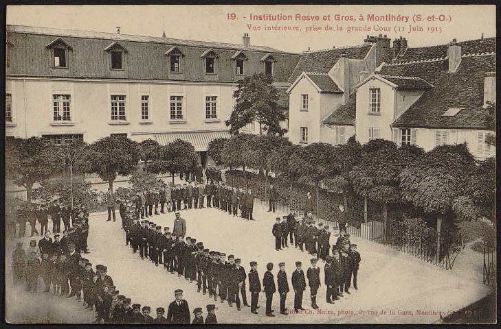 Montlhéry.- Institution Resve et Gros : Vue intérieure prise de la grande cour (11 juin 1913). 