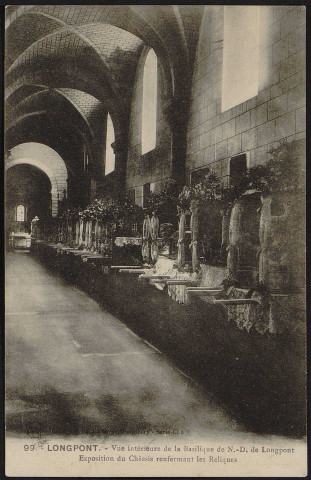 LONGPONT-SUR-ORGE.- Intérieur de l'église, reliquaire : exposition du châssis renfermant les reliques [1904-1919].