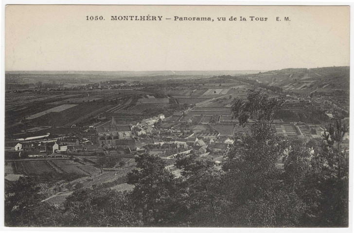 MONTLHERY. - Panorama, vu de la tour. Editeur Malcuit. 