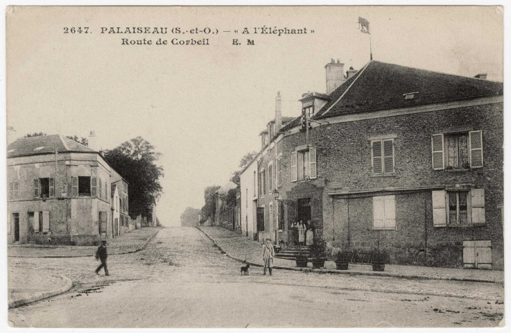PALAISEAU. - A l'éléphant. Route de Corbeil [Editeur Malcuit, 1916]. 