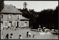 Montlhéry.- La piscine [2002-229]. 