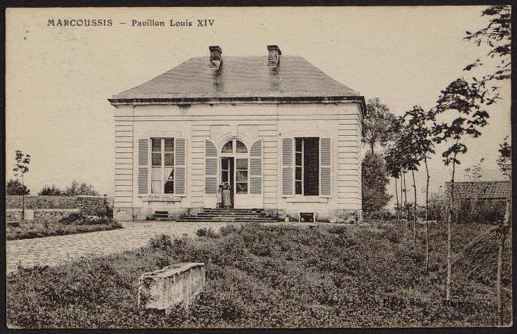 MARCOUSSIS.- Pavillon de chasse Louis XIV (août 1923).