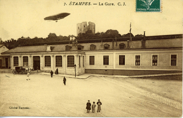 ETAMPES. - La gare [Editeur Rameau, 1910, timbre à 5 centimes, sépia]. 