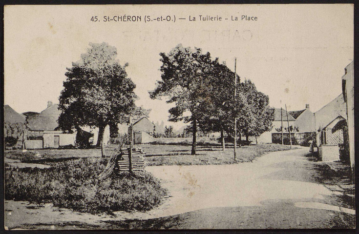 SAINT-CHERON.- La tuilerie : La place [1920-1930].