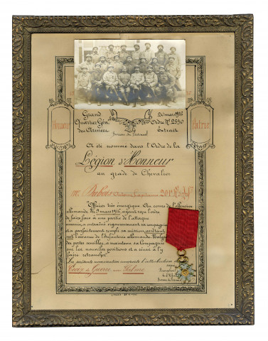 Diplôme d'honneur de porte-drapeau - Distinctions honorifiques