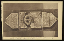 ETAMPES. - Musée d'Etampes. Boucle de ceinture en bronze, époque mérovingiennne. Collection artistique Rameau, sépia. 