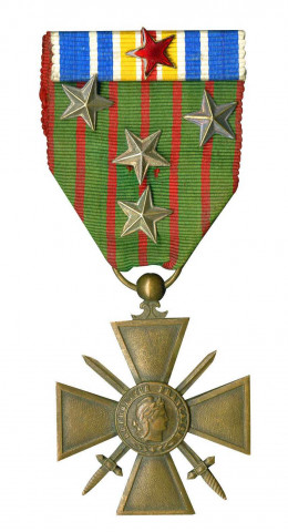 Objets : Insigne et médaille militaire