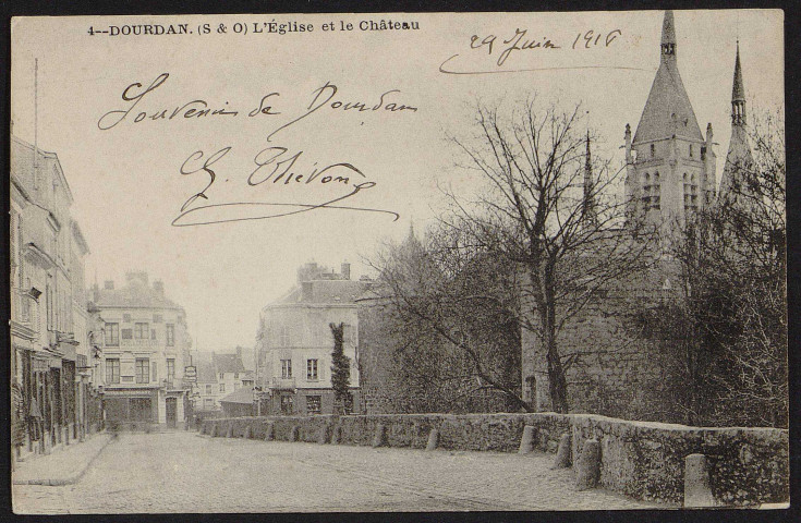Dourdan .- L'église et le château (29 juin 1918). 